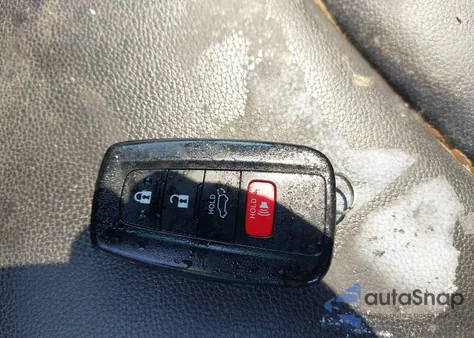 2021 Toyota Highlander Xle z USA, uszkodzony, nr VIN 5TDGZRBH1MS102373